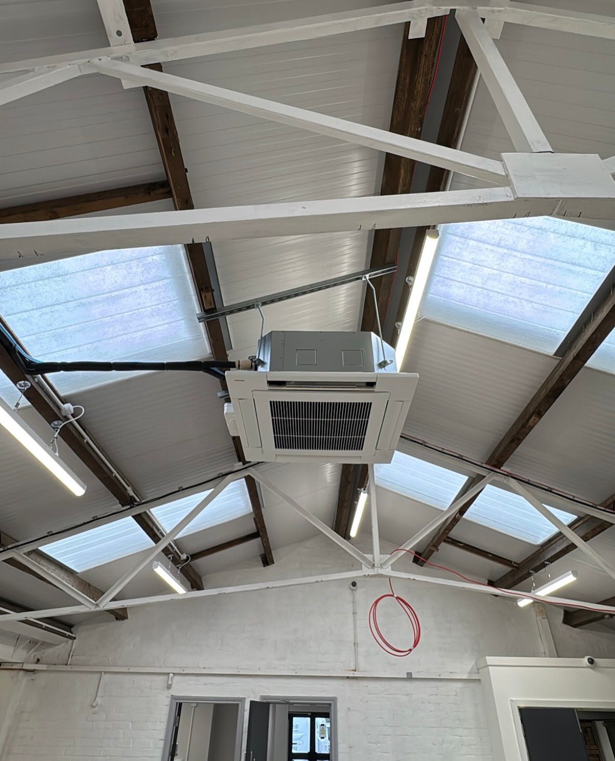 Ceiling cassette air conditioning installation